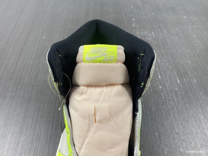 Volt 555088-702 1 Jordan OG High Air 0817